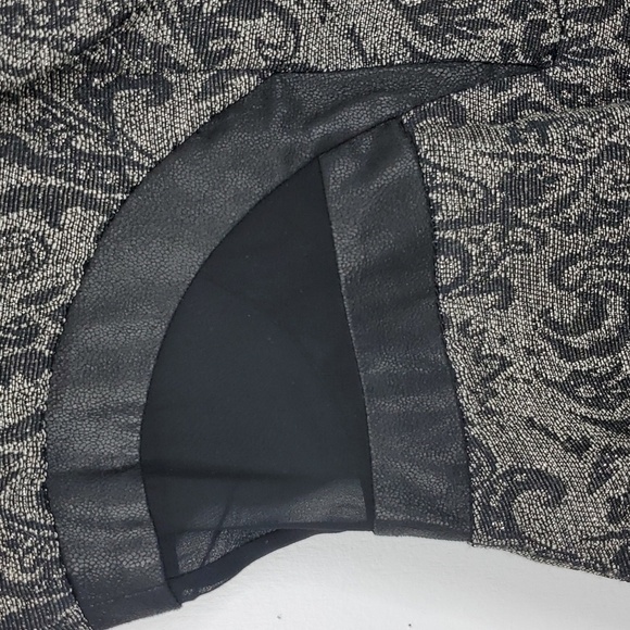 BCBGeneration Cocktail Dress Mesh Inserts High Neck Paisley Print Womens 6 - Picture 4 of 11